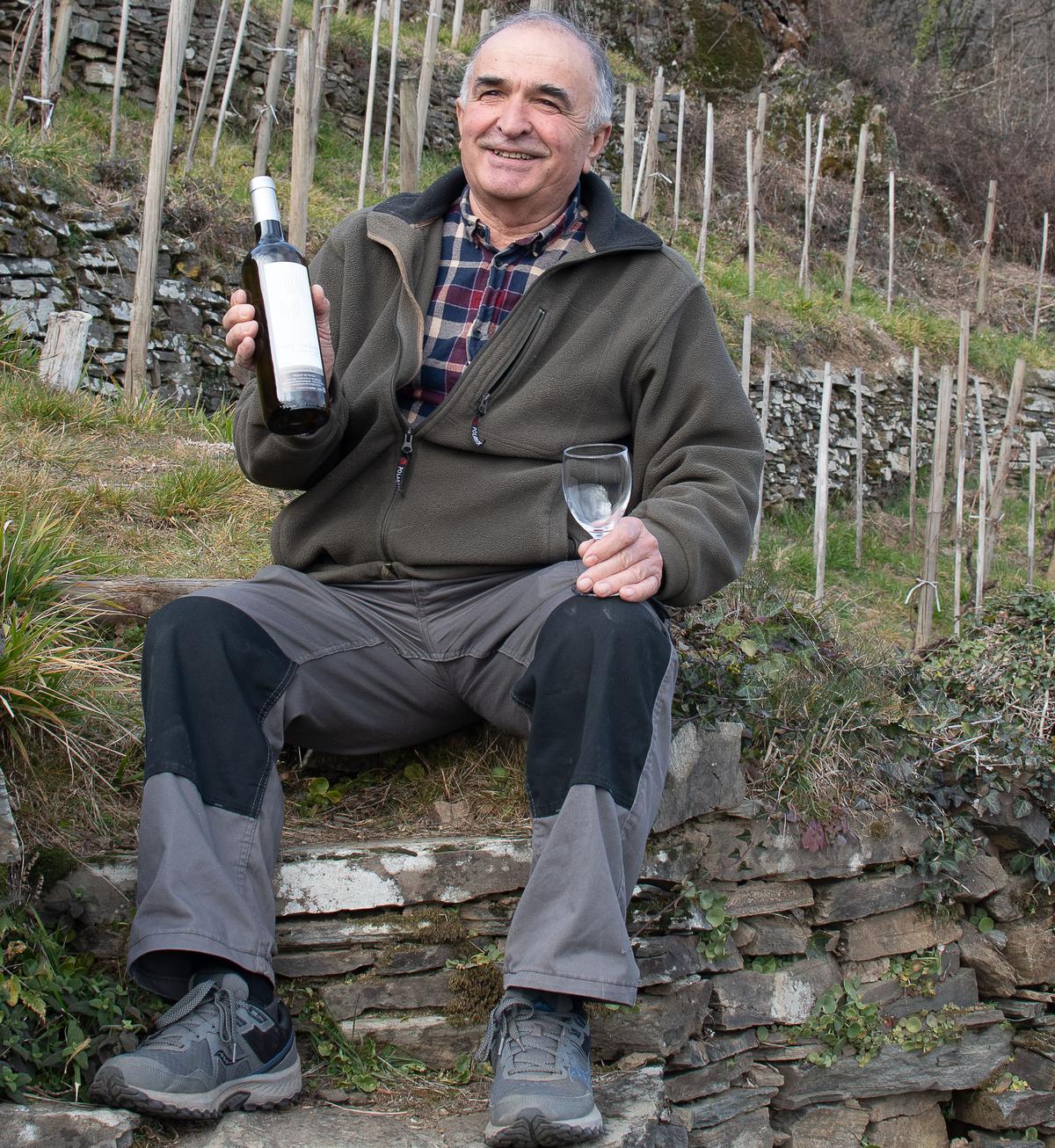 L’exploitant agricole Michel Breuil. Dans la veine schisteuse et ardoisière qui domine la vallée, il a planté 3,5 ha de vignes