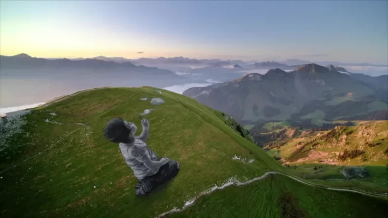 VIDEO. Saype, cet artiste qui peint des fresques géantes en plein air pour sensibiliser l’opinion sur l’état de la planète