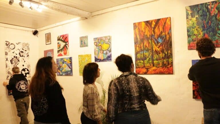 « Des jeunes artistes émergents » : à Sète, le collectif la Cabane croise les disciplines dans une expo évolutive